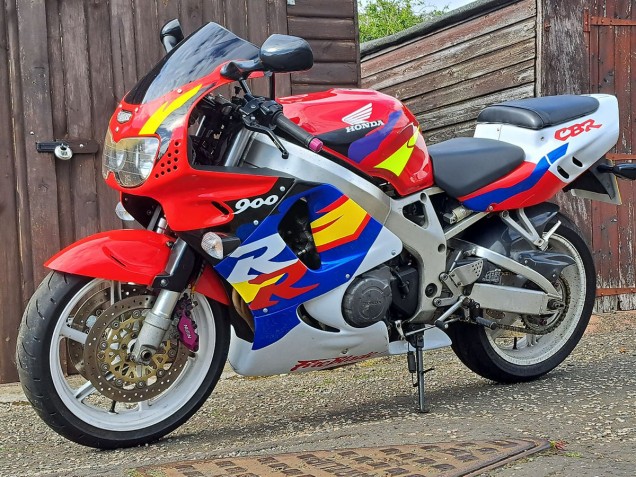 Honda CBR900RR 893 Motorrad Verkleidung 1996-1997 - Weiss Rot Blau Gelb